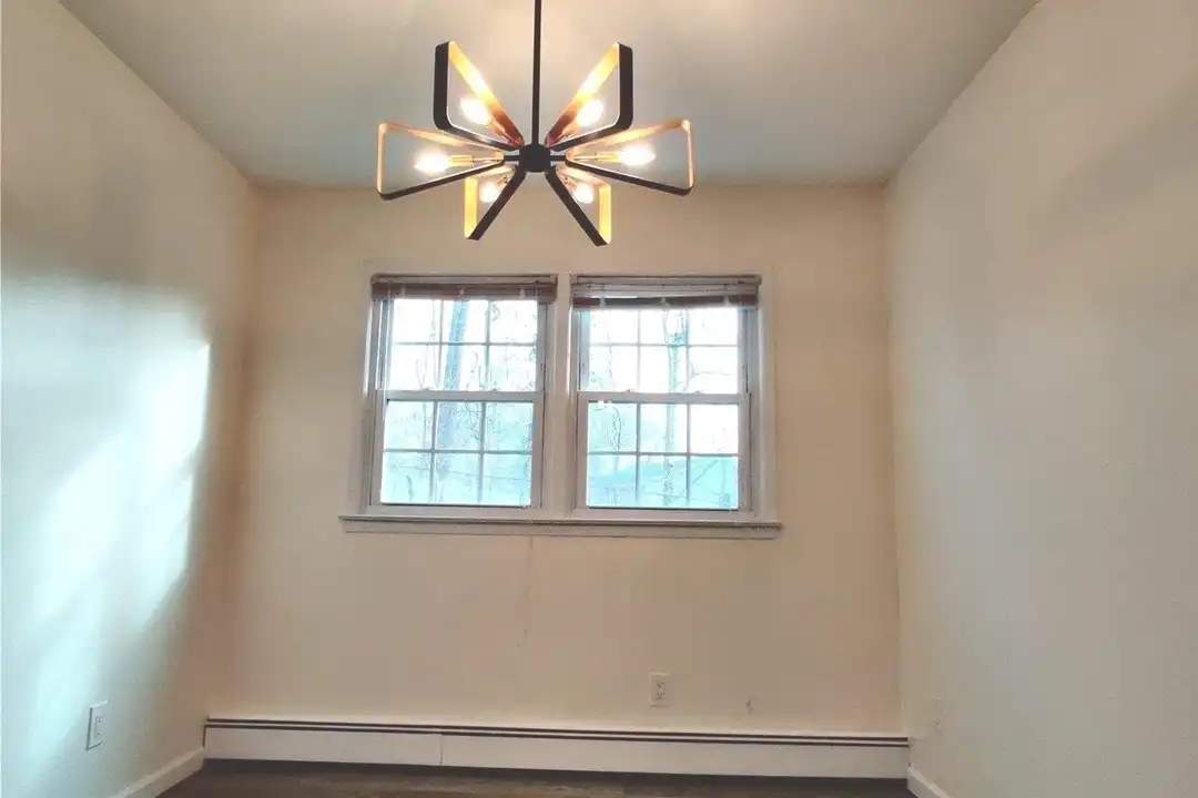 174 Iceland Dr – photo 1 of 19