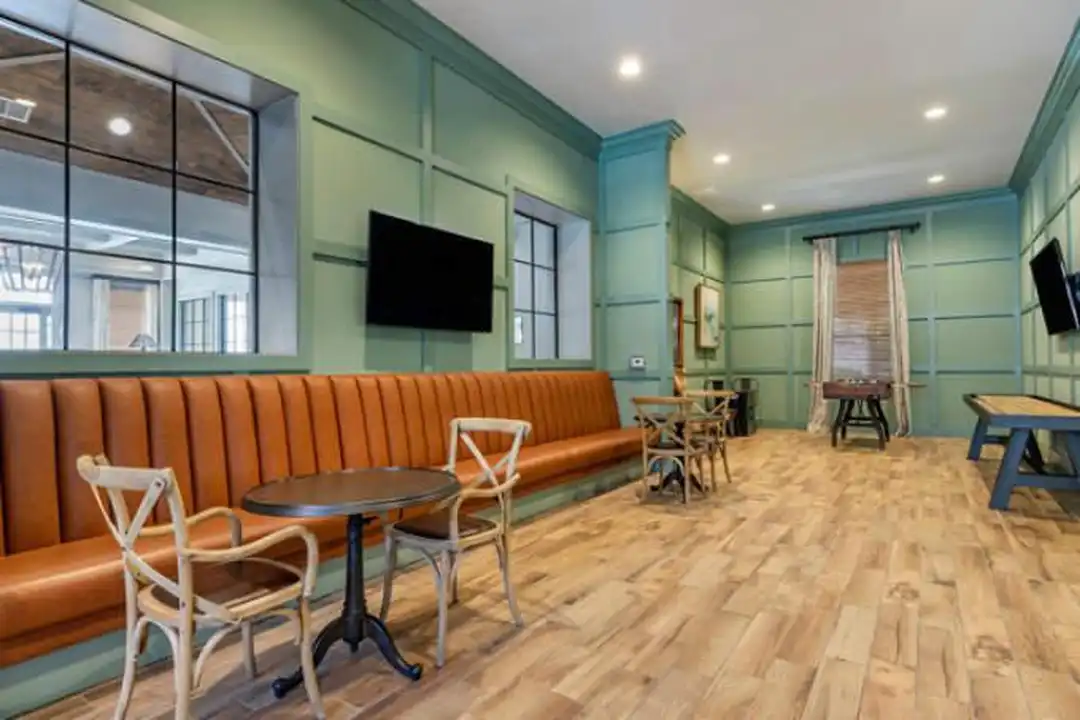 10300 S I-35 Frontage Rd unit # 1018 - View 4