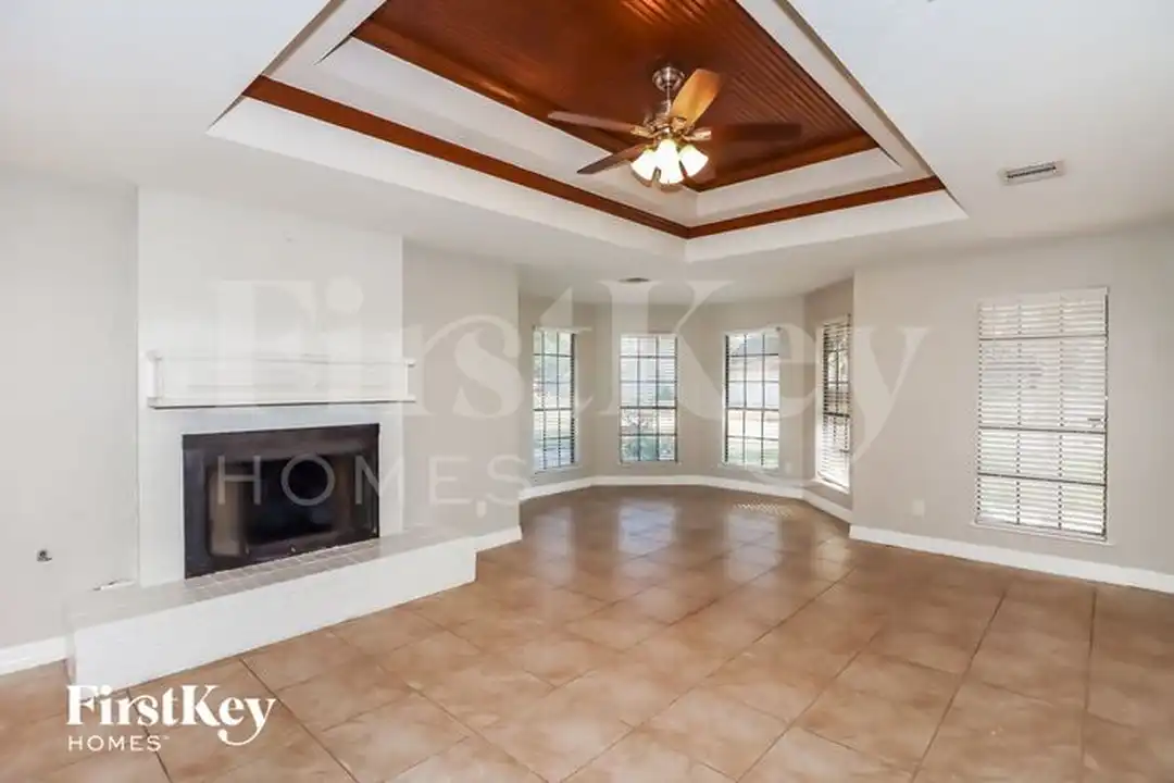 6611 Gleneagles Dr - View 3