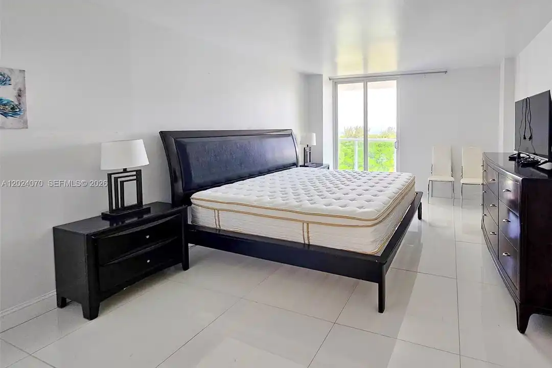 100 Bayview Dr unit 722 - View 4