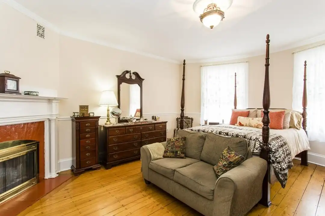 82 Highland St - View 6