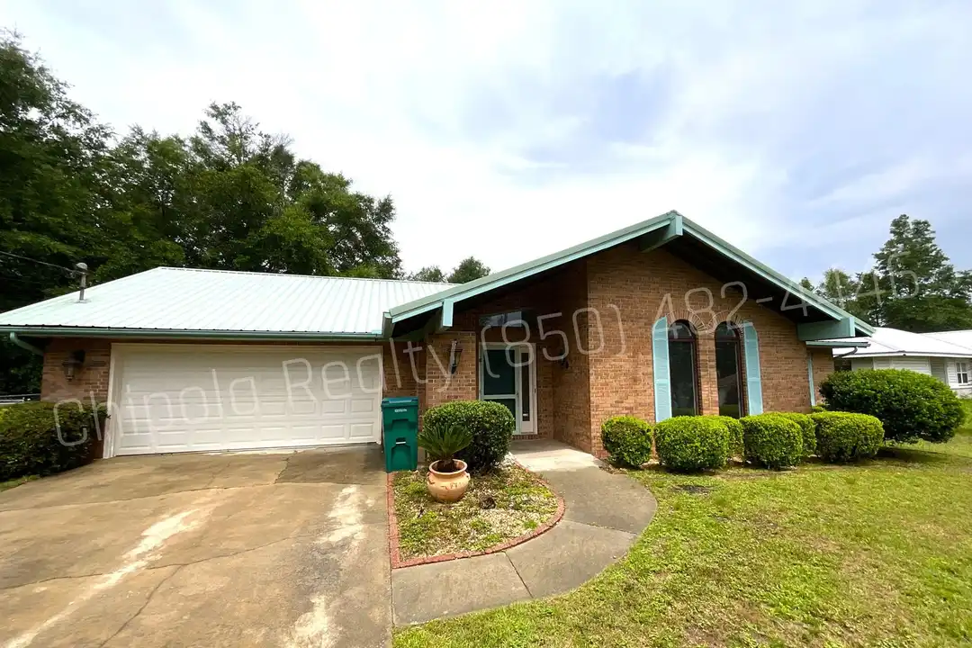 4050 Linwood Dr – photo 1 of 18