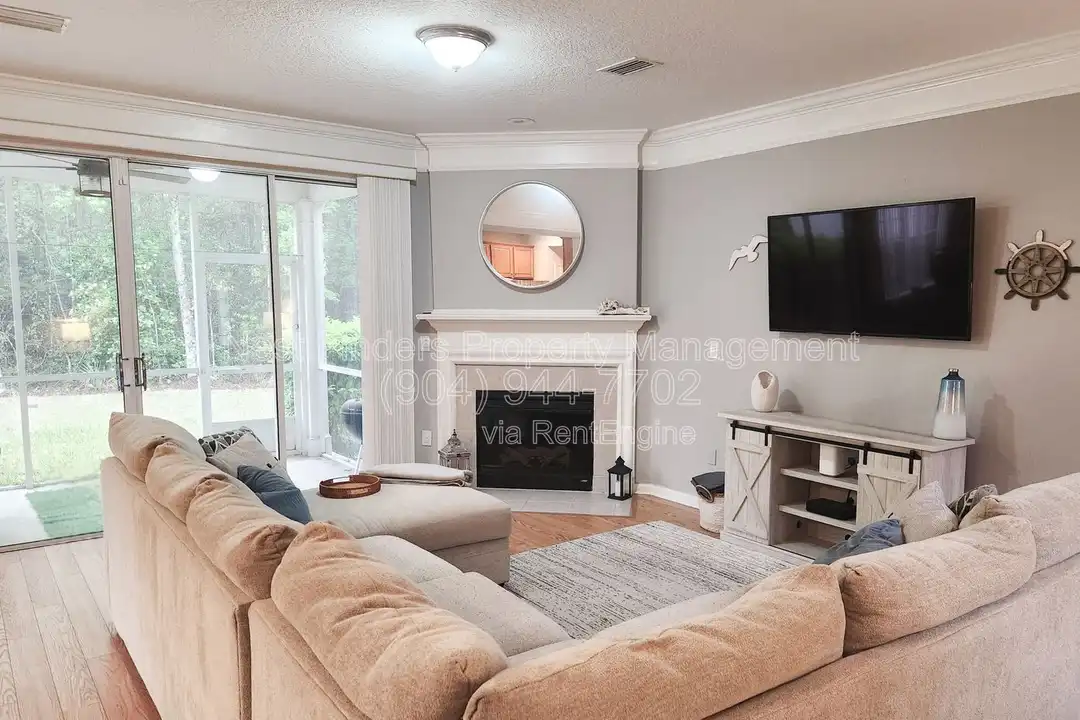 3857 Lionheart Dr - View 5