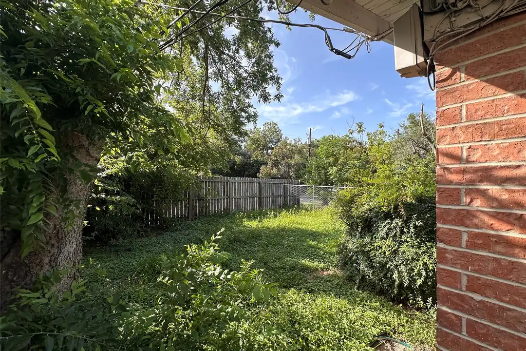 5605 1/2 Jim Hogg Ave unit A - View 2