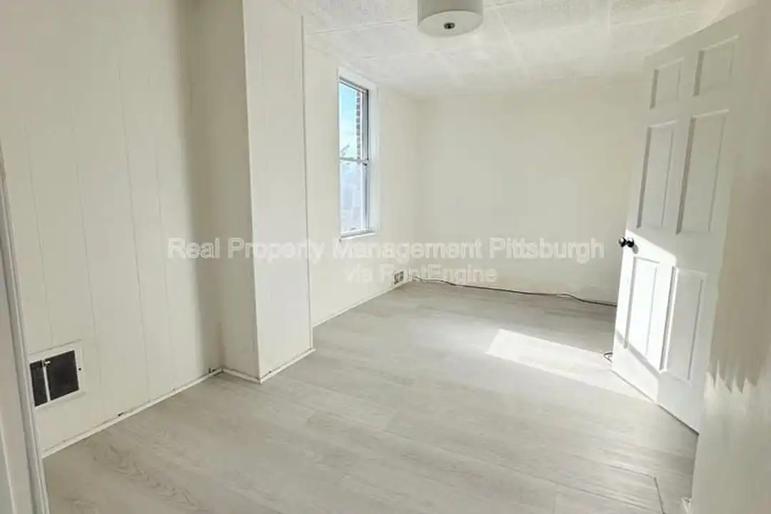 1611 Westmont Ave unit 2 - View 4