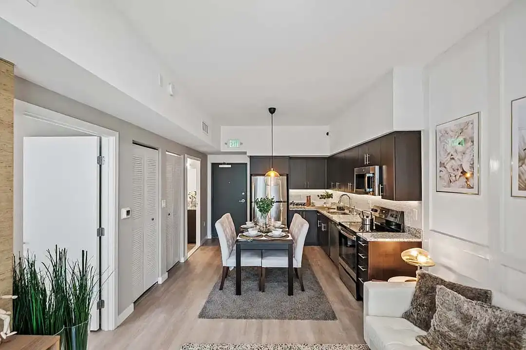 Apartment in Miami Gardens - View 5
