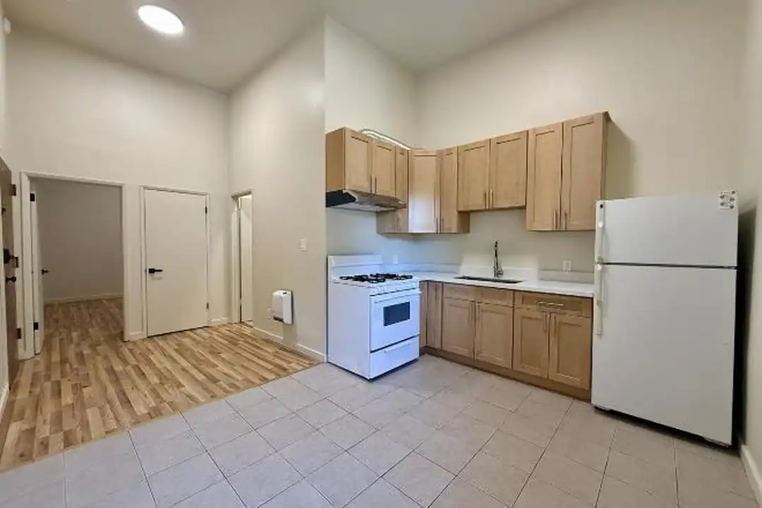 2315 Mission St - View 2