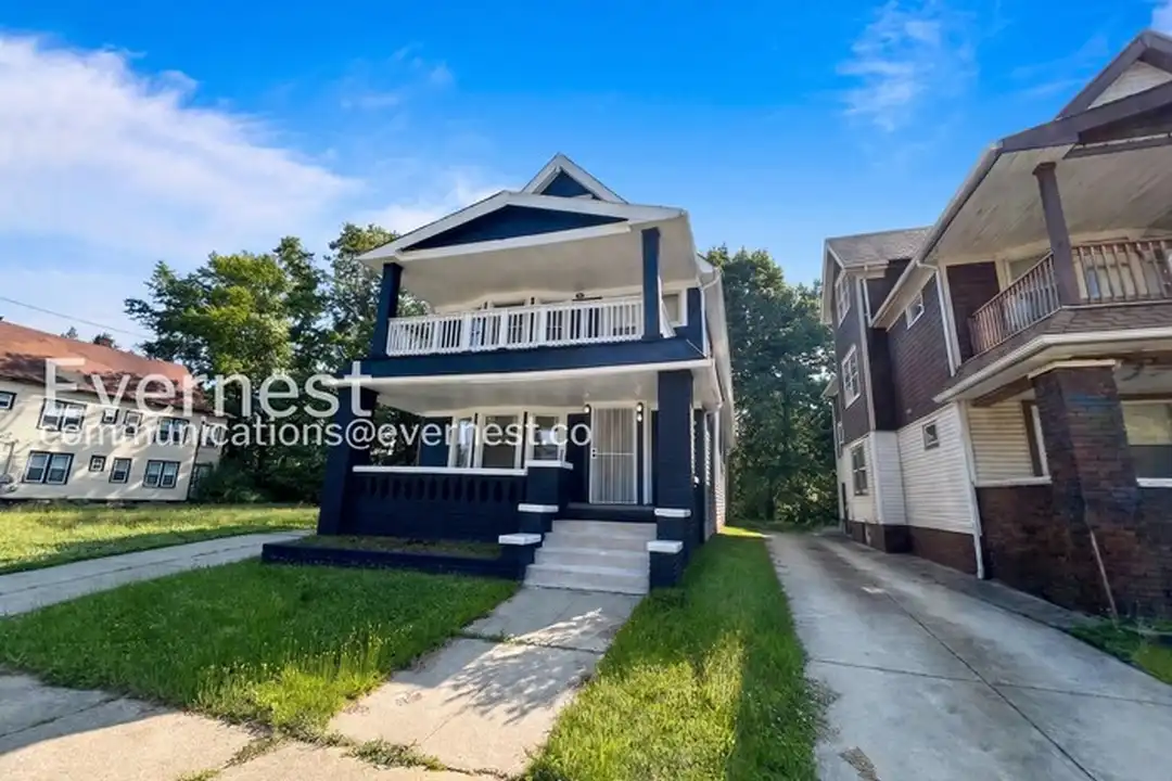 937 Parkway Rd unit 1 – photo 1