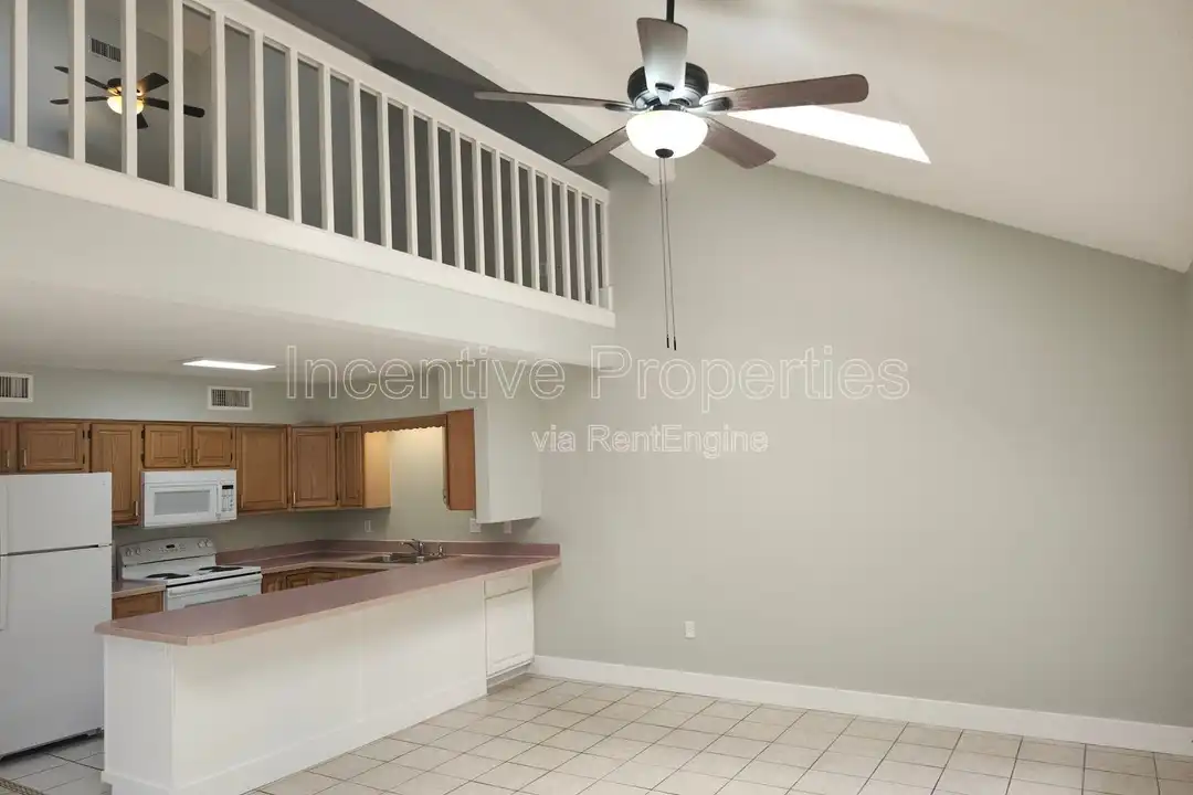 310 Mayfair Pl SW - View 3
