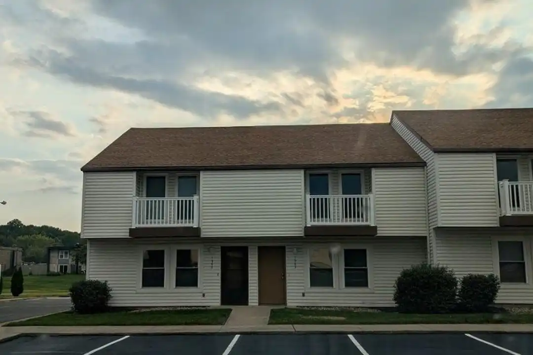 1563 Whitehall Blvd – photo 1