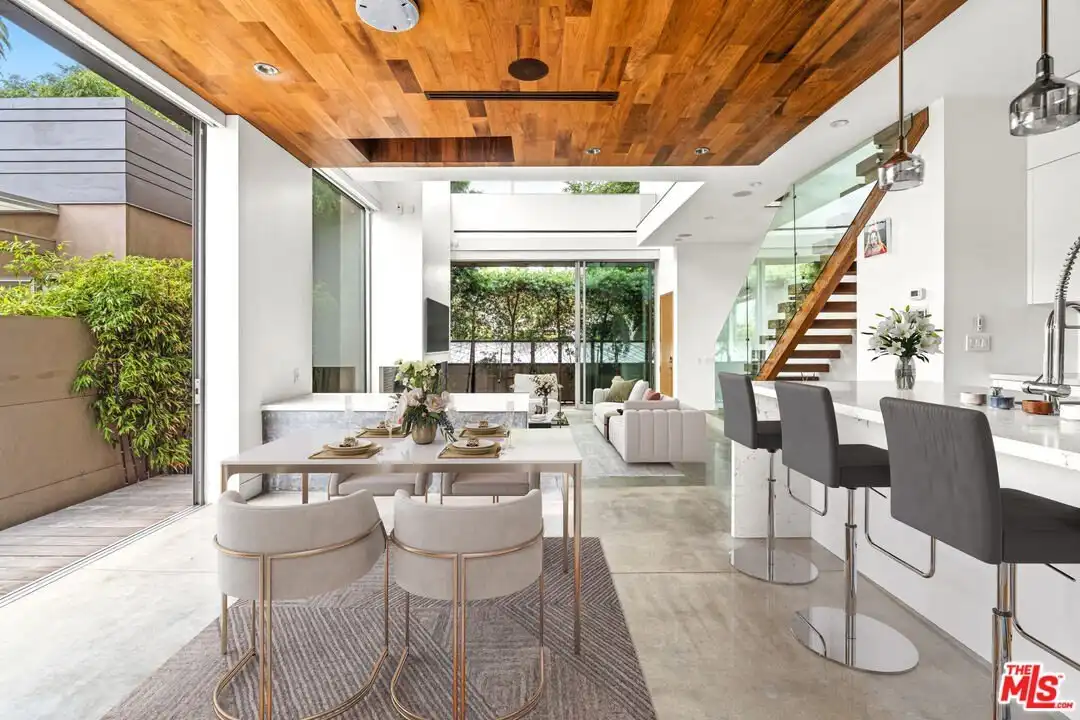 House in Los Angeles - View 3