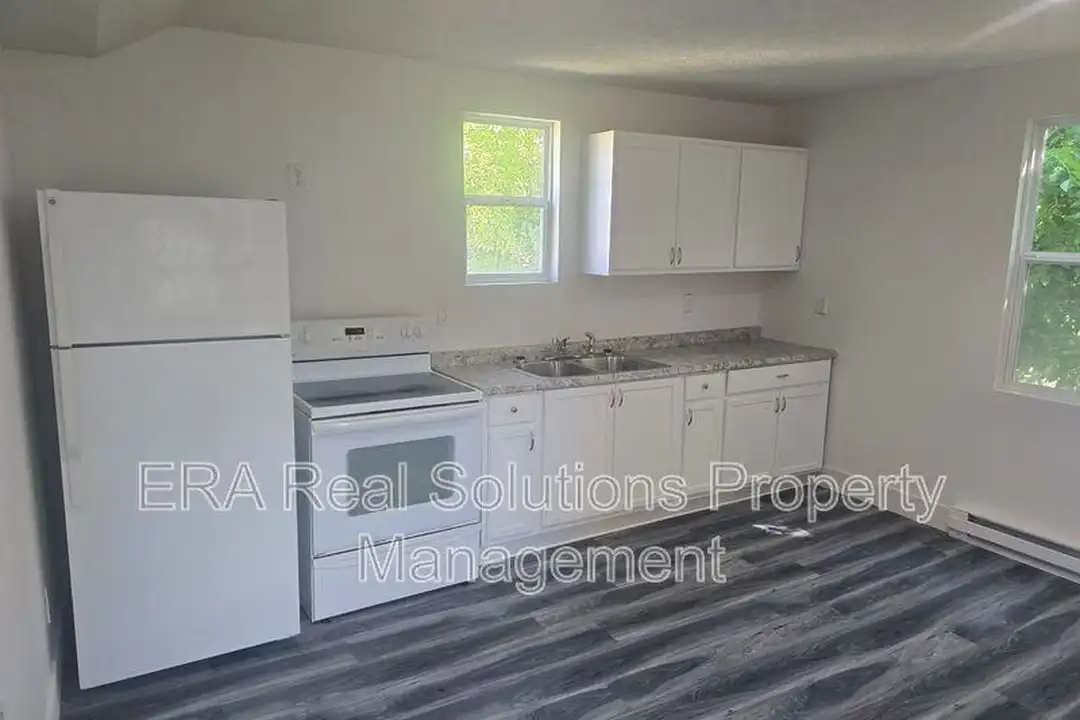 1370 East Ave – photo 1