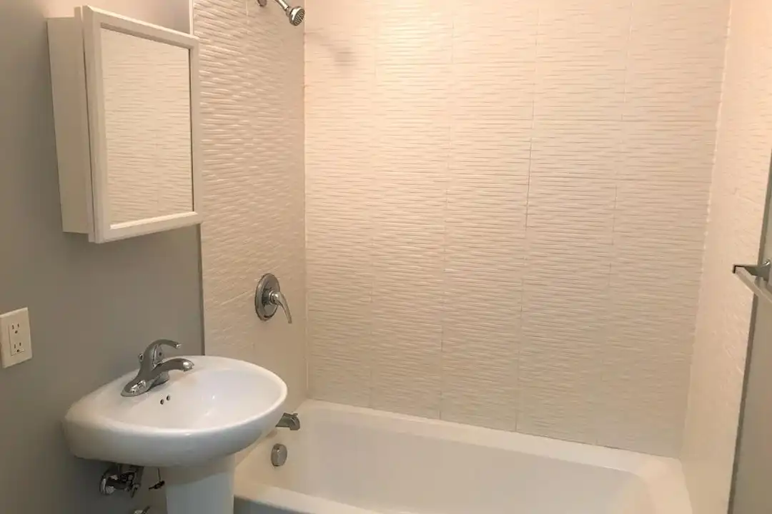 369 Park Ave unit 11 - More