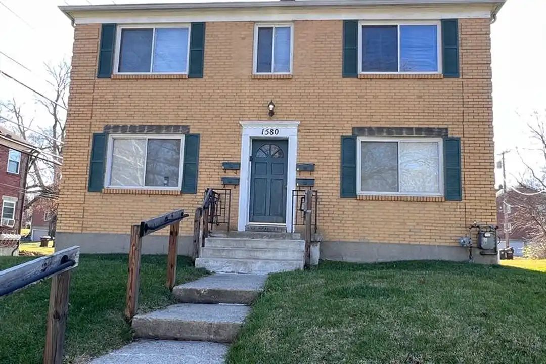 1580 Glenbeck Ave unit 4 – photo 1 of 5