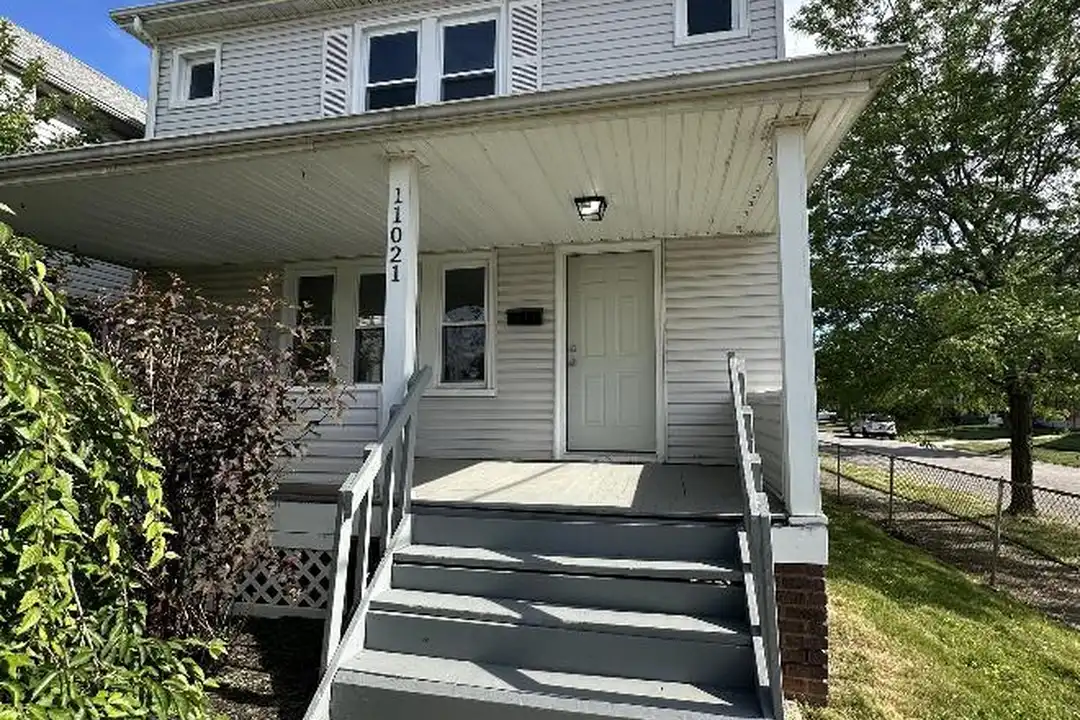 11021 Western Ave – photo 1