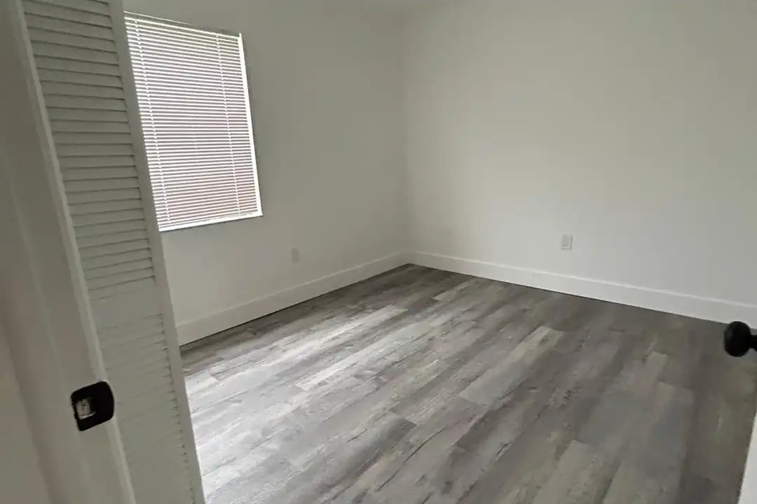 Apartment in Miami - View 3