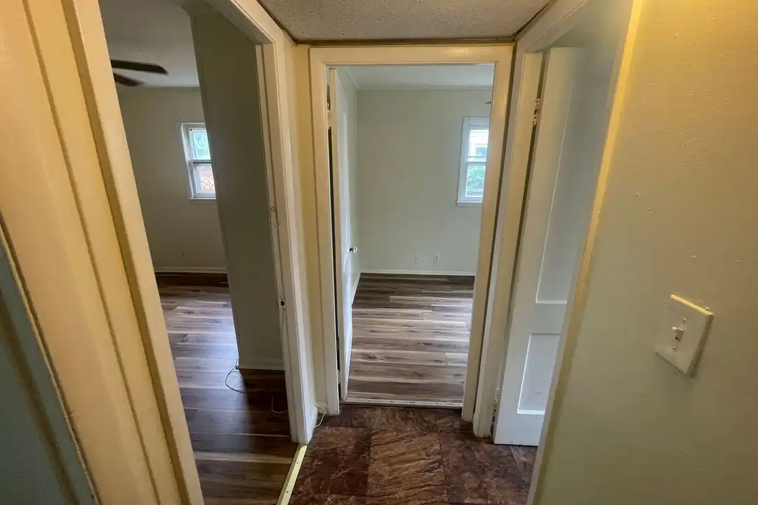 6110 N 39th St - View 6