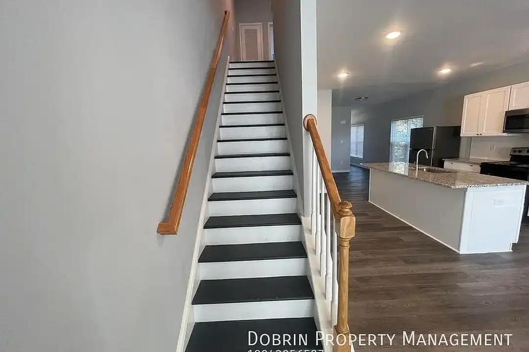 2080 Moore St – photo 1
