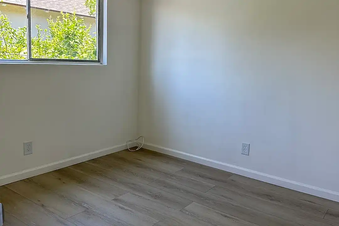 Gallatin Apartments - View 6