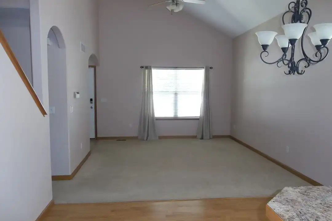 1866 E 9th St - View 6