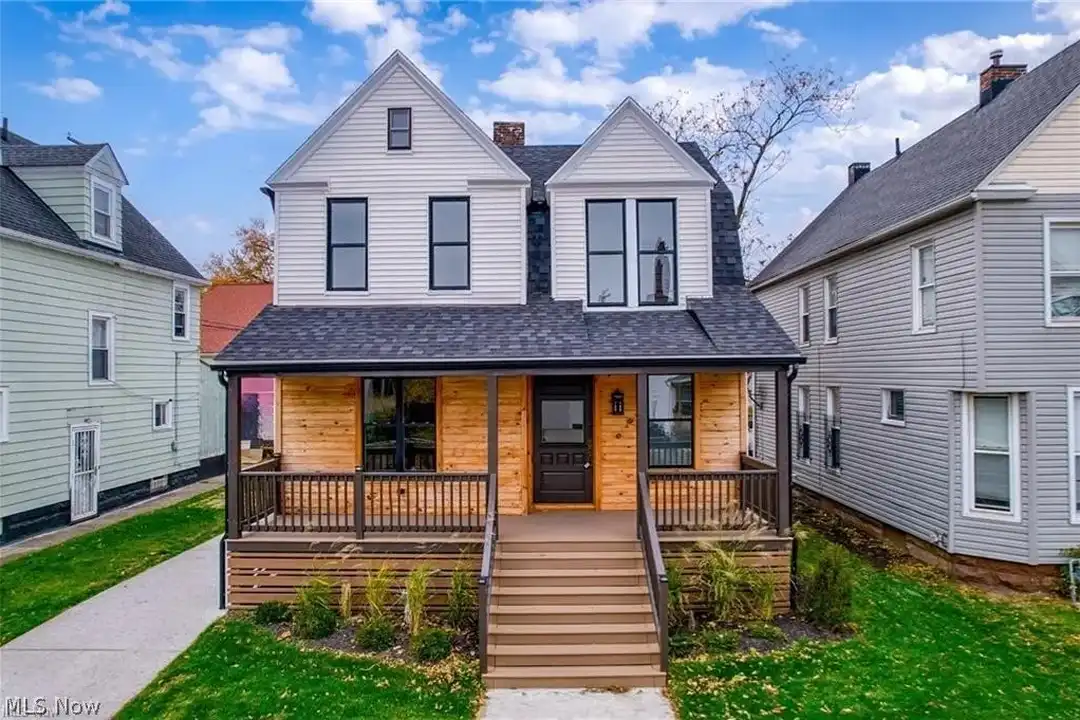 1422 W 77th St – photo 1