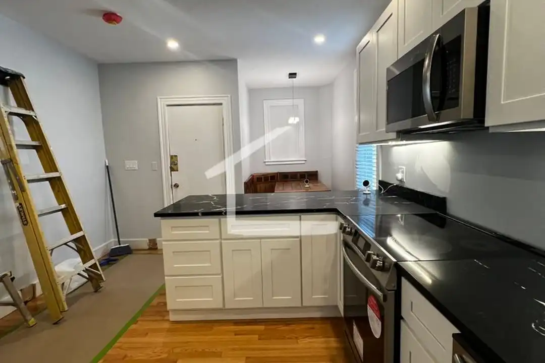 36 Farrington Ave – další