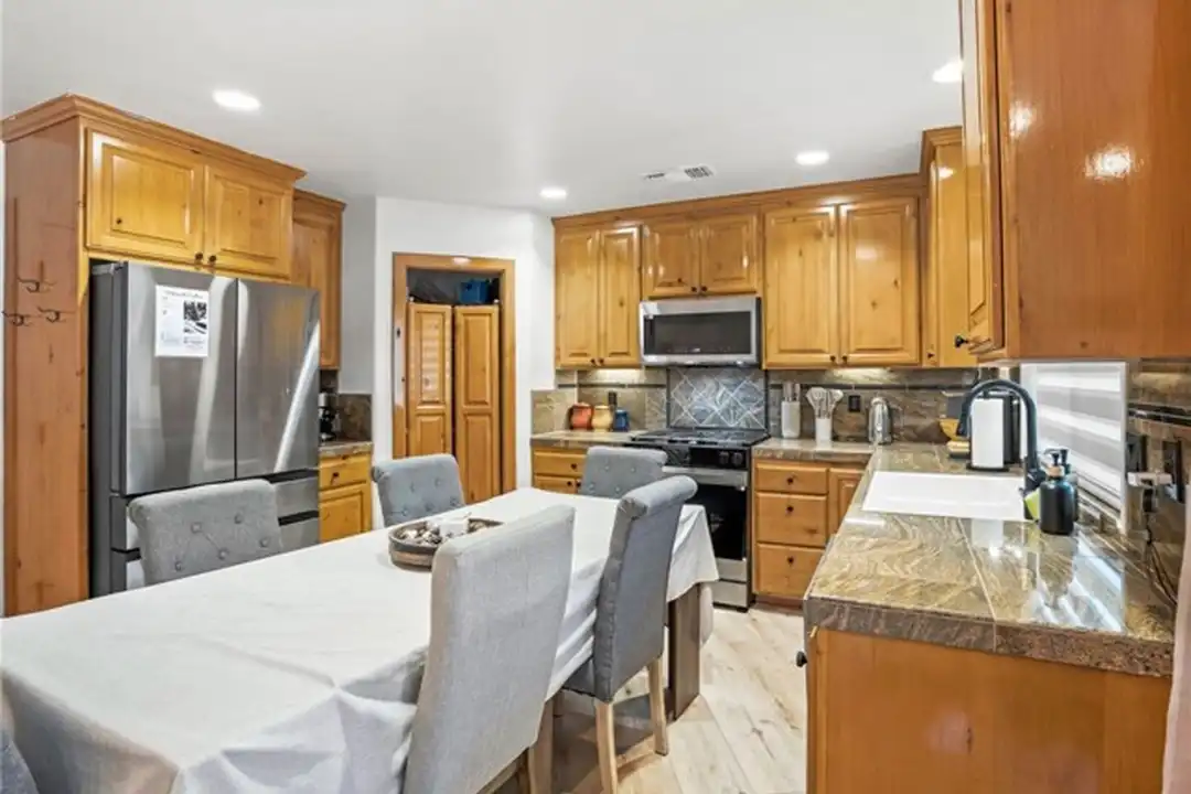 24599 Geneva Dr - View 3