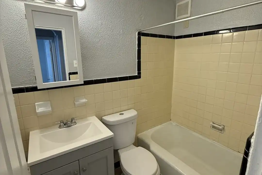 712 E Chester Pike unit Unit A - More