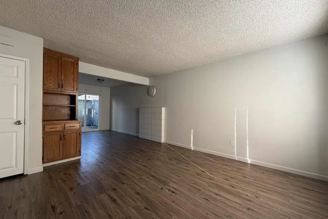 1648 W N Bear Creek Dr - View 6