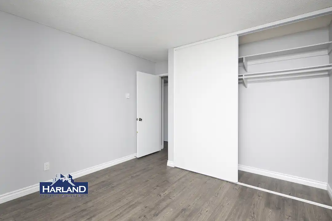 8332 Regents Rd unit 3A – pohled 3