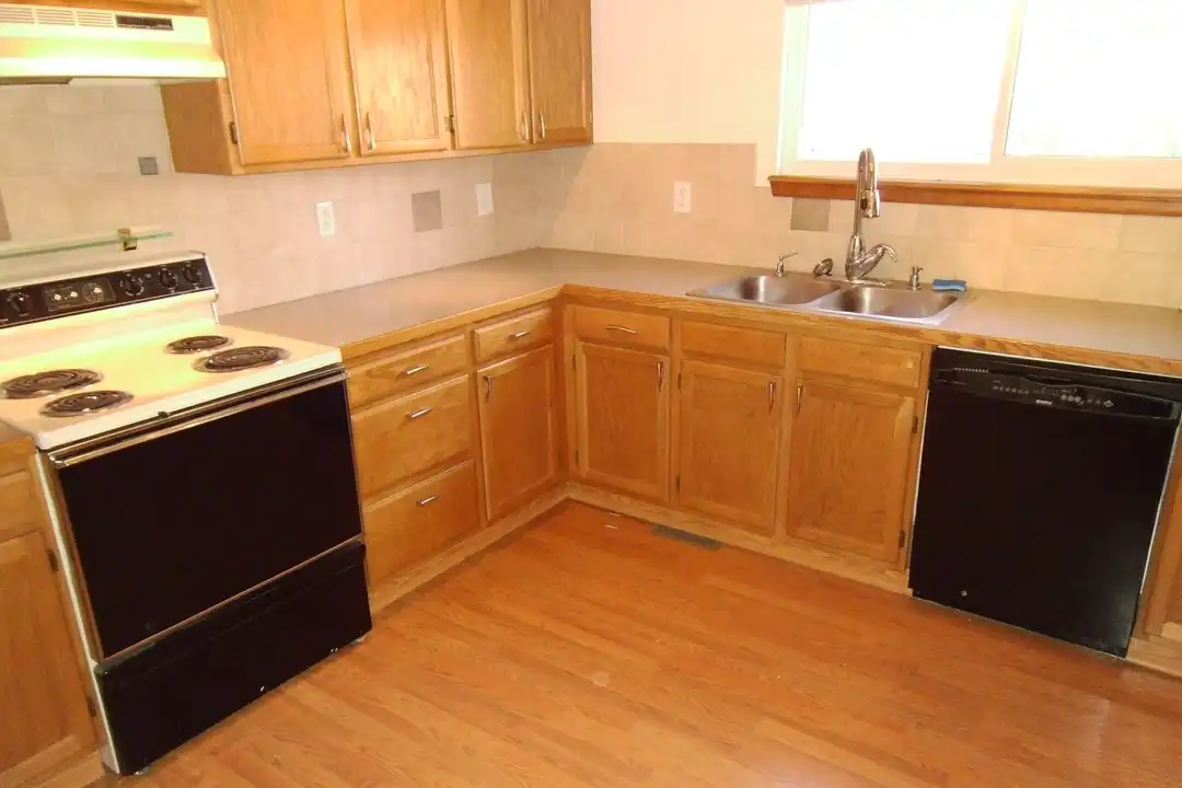13482 Glen Cir - View 2
