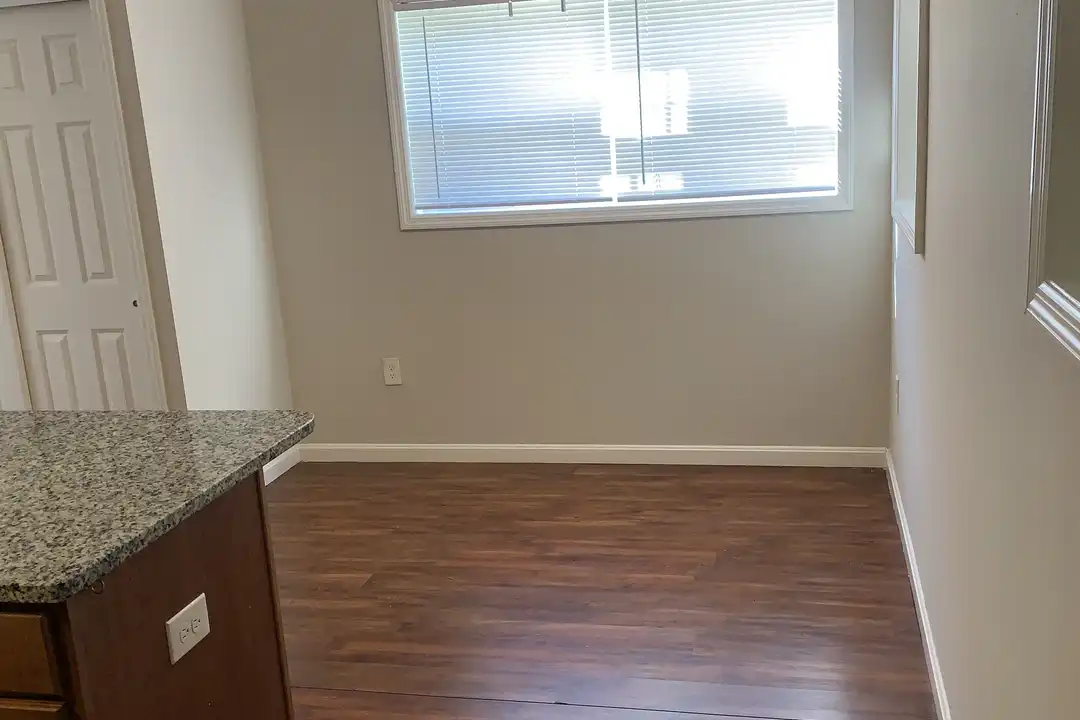 726 Ohio Pike unit 3 - View 2