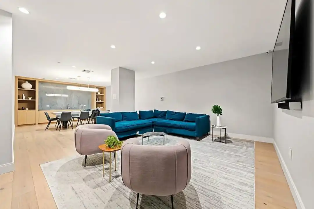 49 E 34th St - View 5