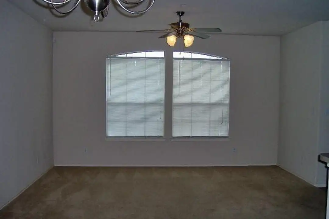 5413 Soledad Dr - View 4