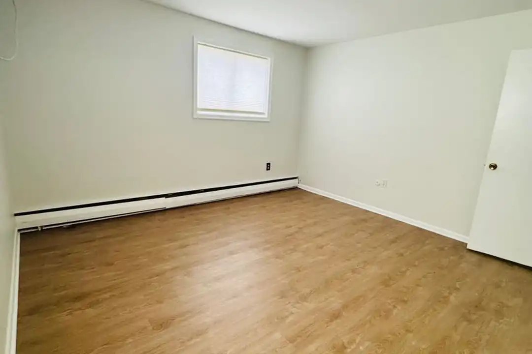 119 Bridge St unit 107 - More