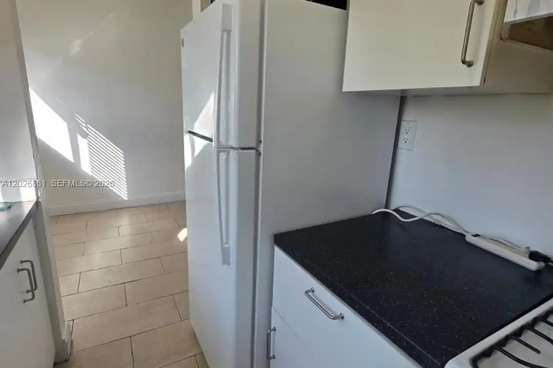 7155 Rue Notre Dame #6 - More