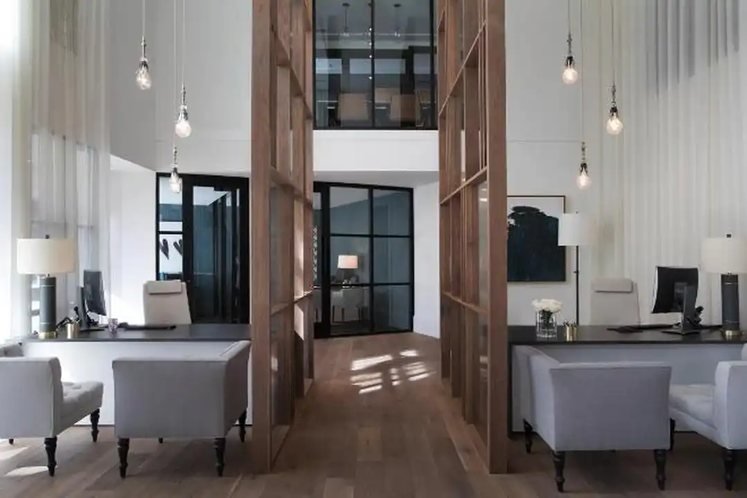 1000 Park Ave NE - View 4
