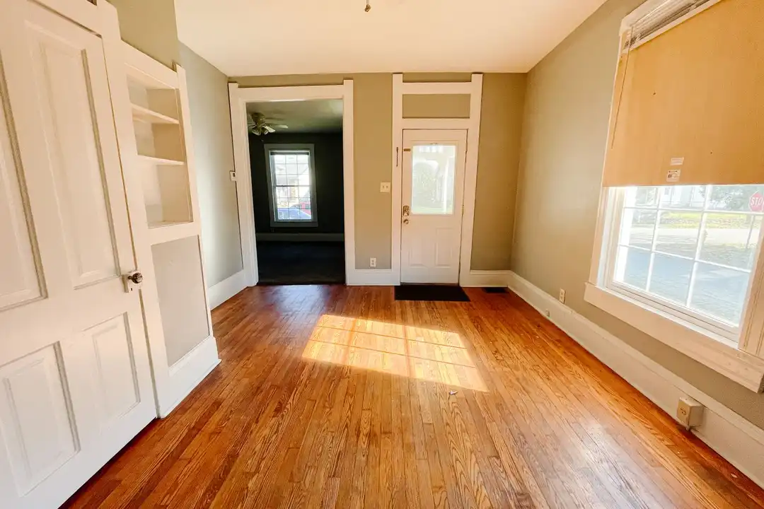 258 SW 2nd St – photo 1