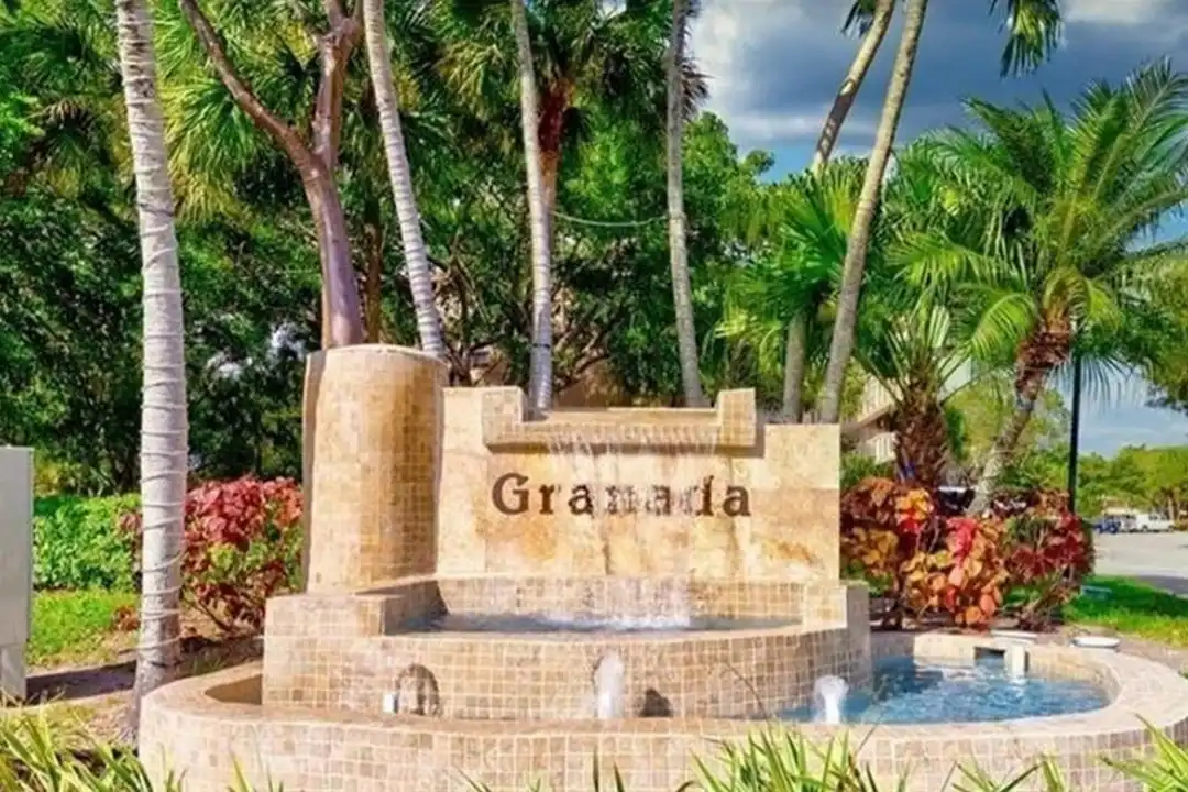 Apartment in Coconut Creek - View 2
