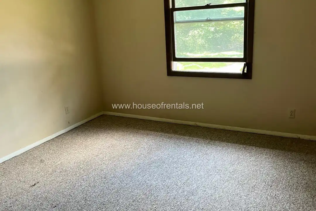 24 Razer Dr unit 1 - West Frankfort, IL | Rent.