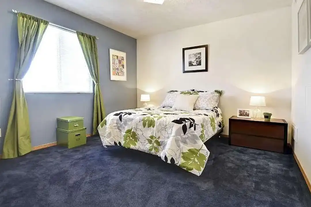 Oak Point – photo 1