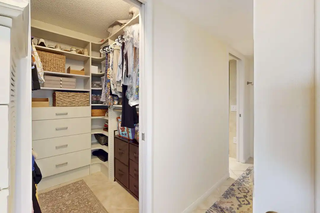 124 Lakeshore Dr unit 4280 - More