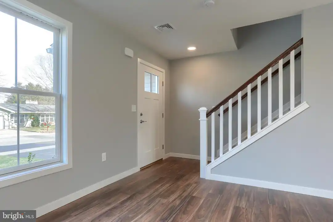 174 Lamp Post Ln - View 4
