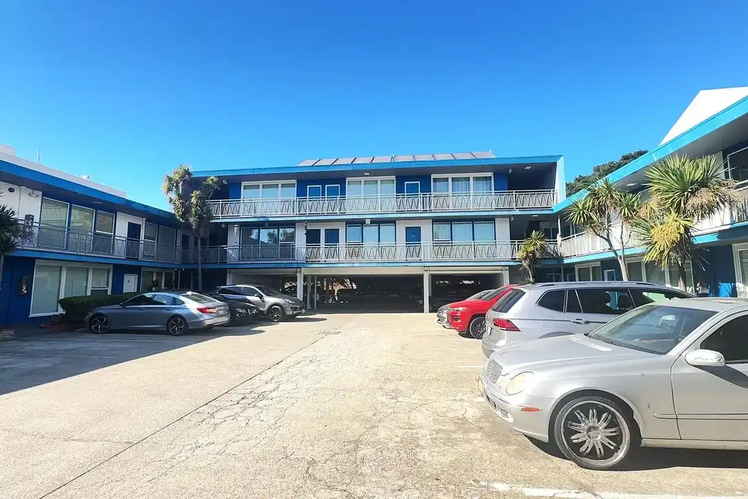 444 28th St - View 4
