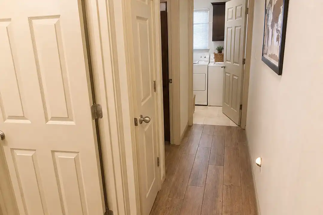 5413 Roosevelt Ave unit A - More