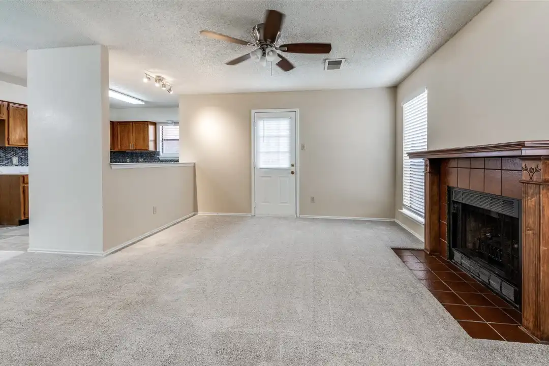 2617 Isbella Dr - More
