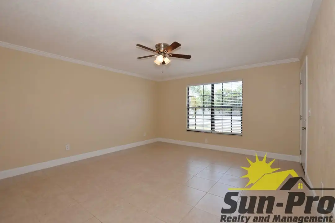 524 Taylor Rd - View 2