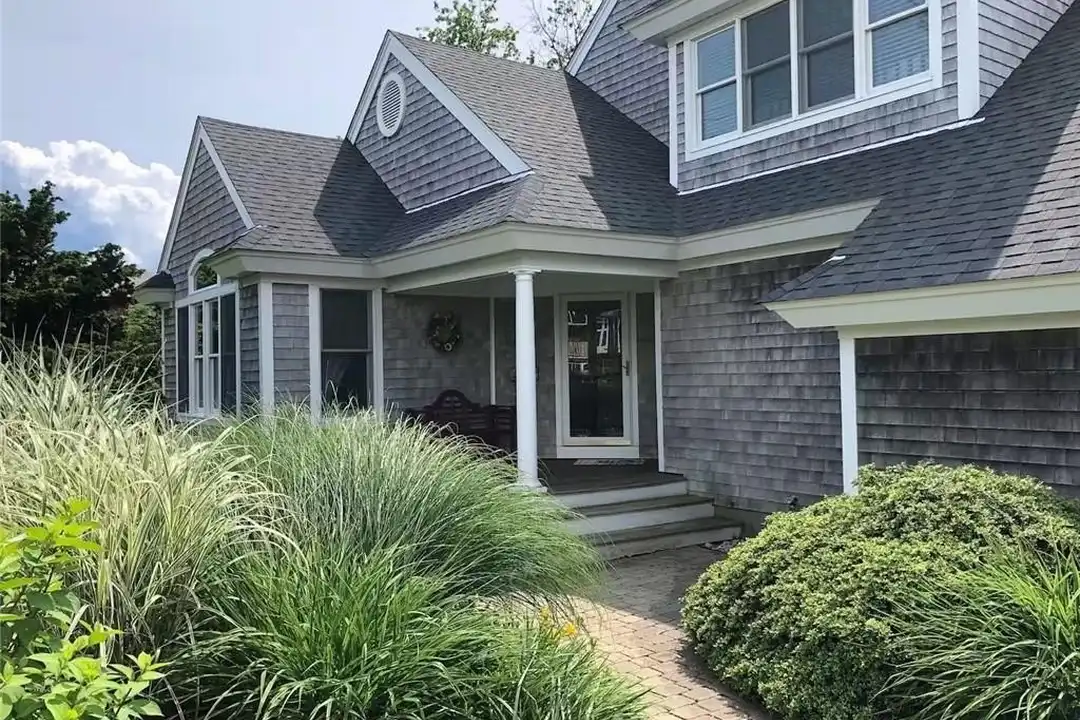 611 Wolcott Ave - View 2