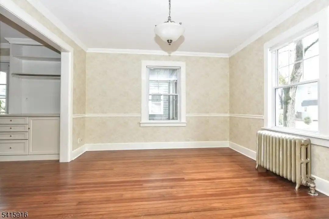 65 S Maple Ave - More