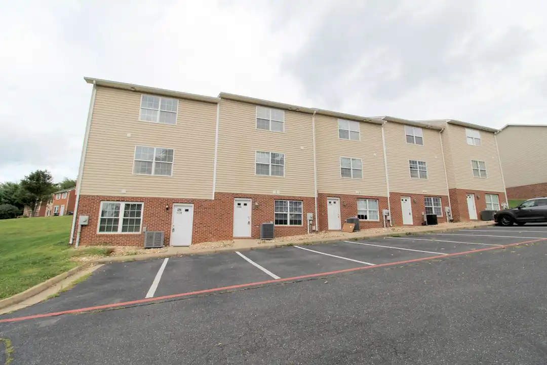 1326 Devon Ln - View 2